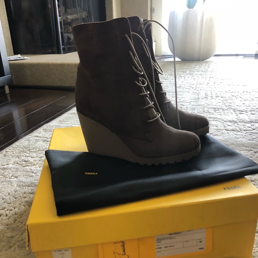 FENDI Tronchetto Crosta Terra Brown Suede Bootie